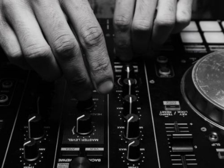 DJ Pult